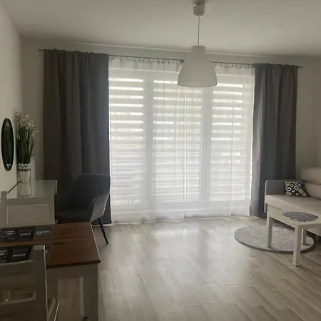Studio Bb Rezydencja 尤斯托尼莫斯基